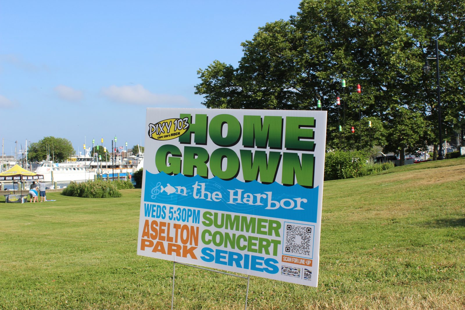 Homegrown on the Harbor sign at Aselton Park